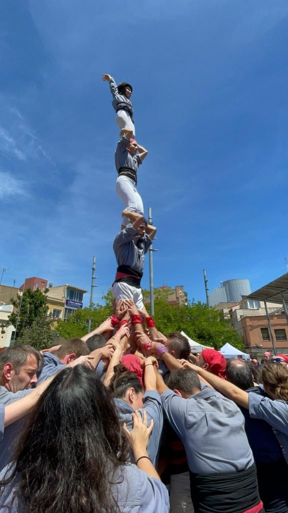 Pilar de dol en homenatge a Joan Forns Sellarès